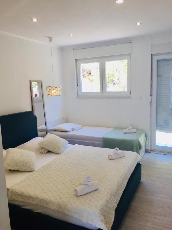 Apartments Jurakovic Živogošće Buitenkant foto